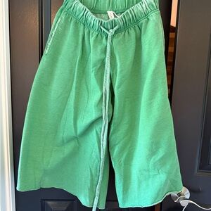 Green Drawstring Wide Leg Capri Pants